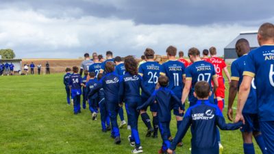 Montée des équipes avec les jeunes! 